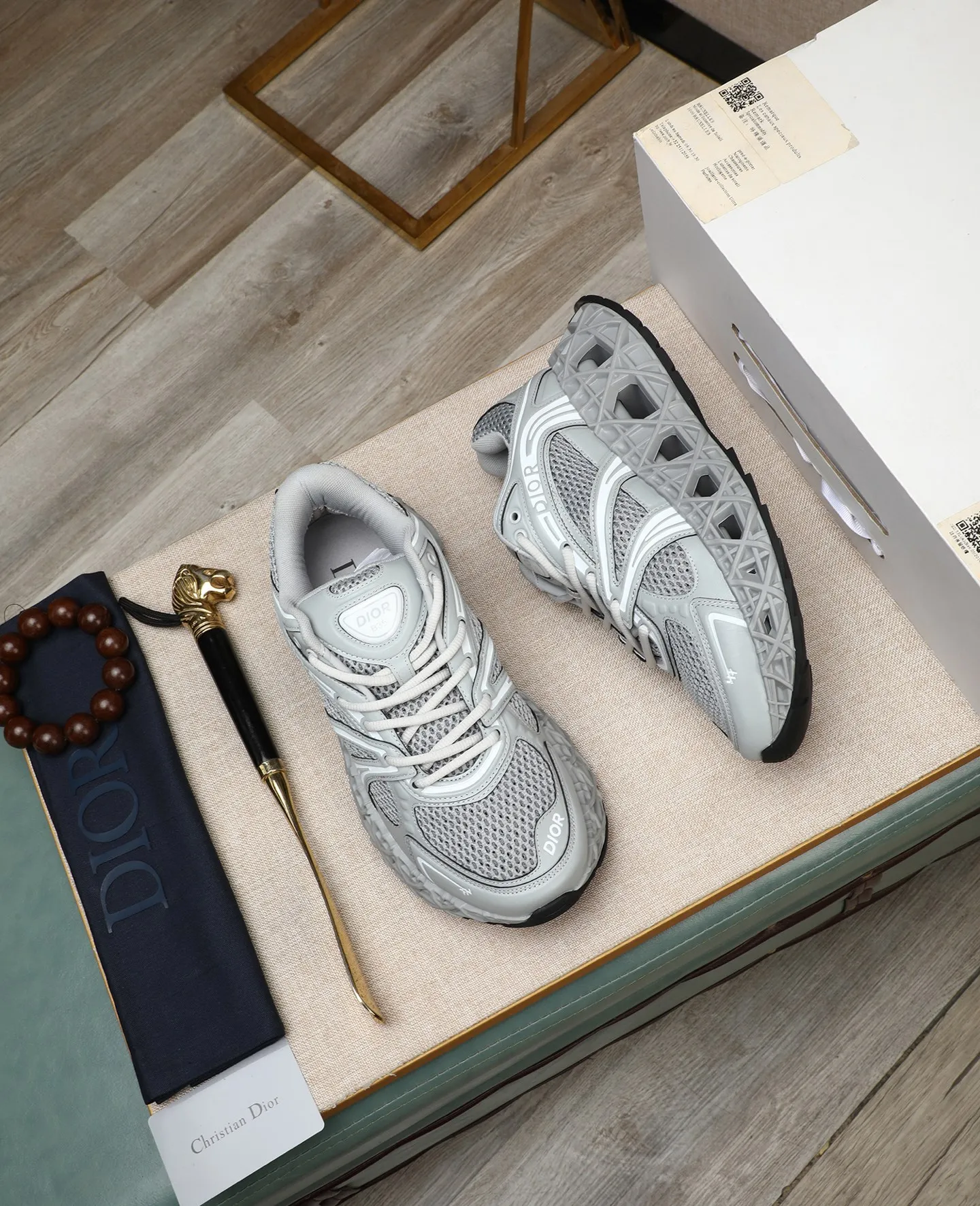 Men's shoes 💰800💰 Men's style 👦🏻Dior Dior B35 High-end quality Original casual sports shoes Upper: special environmentally friendly leather. High-frequency brand totem, brand totem cloth, tongue plastic brand logo, heel high-frequency brand logo Lining: brand canvas Original version: ultra-light TPR·rubber; two-color molded outsole Ultra-high quality control and fine workmanship: High-end, extravagance and class. Size: 39-44 (38, 45, 46, can be customized)…! !